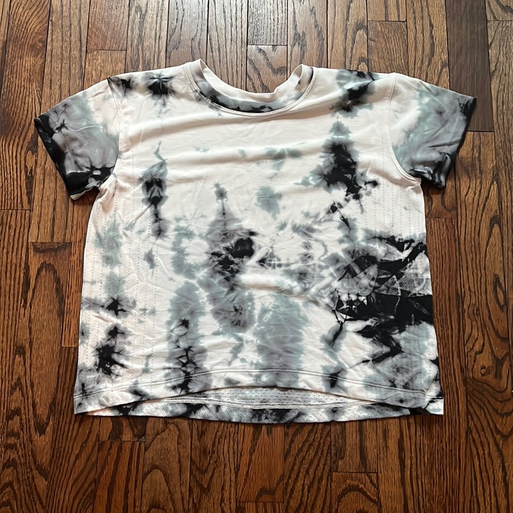 Lululemon crop tie dye